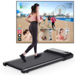 DeerRun Walking Pad Raceable,Laufband für Zuhause bis 136kg, Laufband Schreibtisch mit App, Treadmill Leise 2,5PS mit Professionelle Trainingskurse & Multi-Runner-Rennen